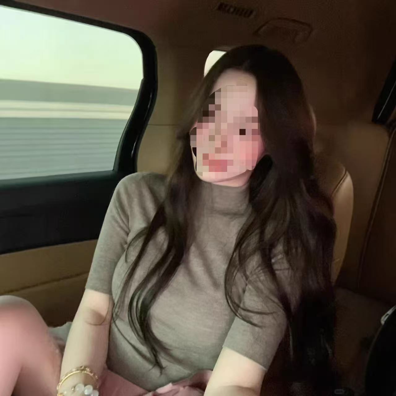 阿詩蜜純色修身五分袖打底衫