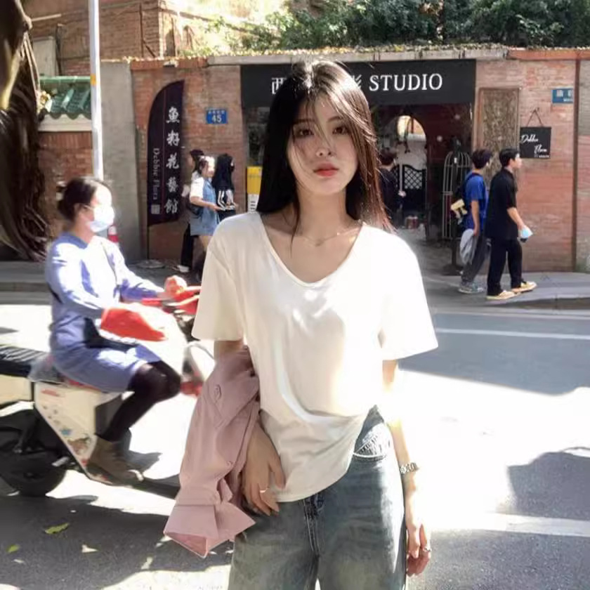 女款白色V領寬鬆顯瘦短袖T恤